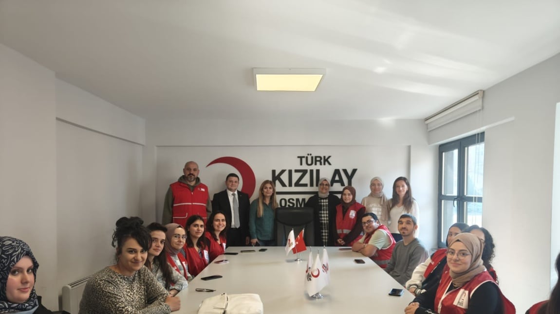 GENÇ KIZILAY DERNEĞİ'Nİ ZİYARET ETTİK